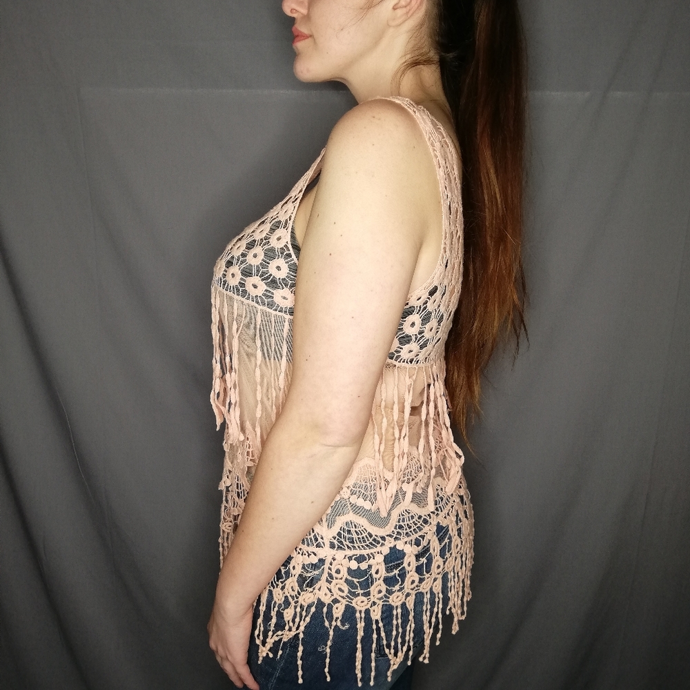 Boho pink lace and crochet sheer fringed tank top - Picture 2 of 3